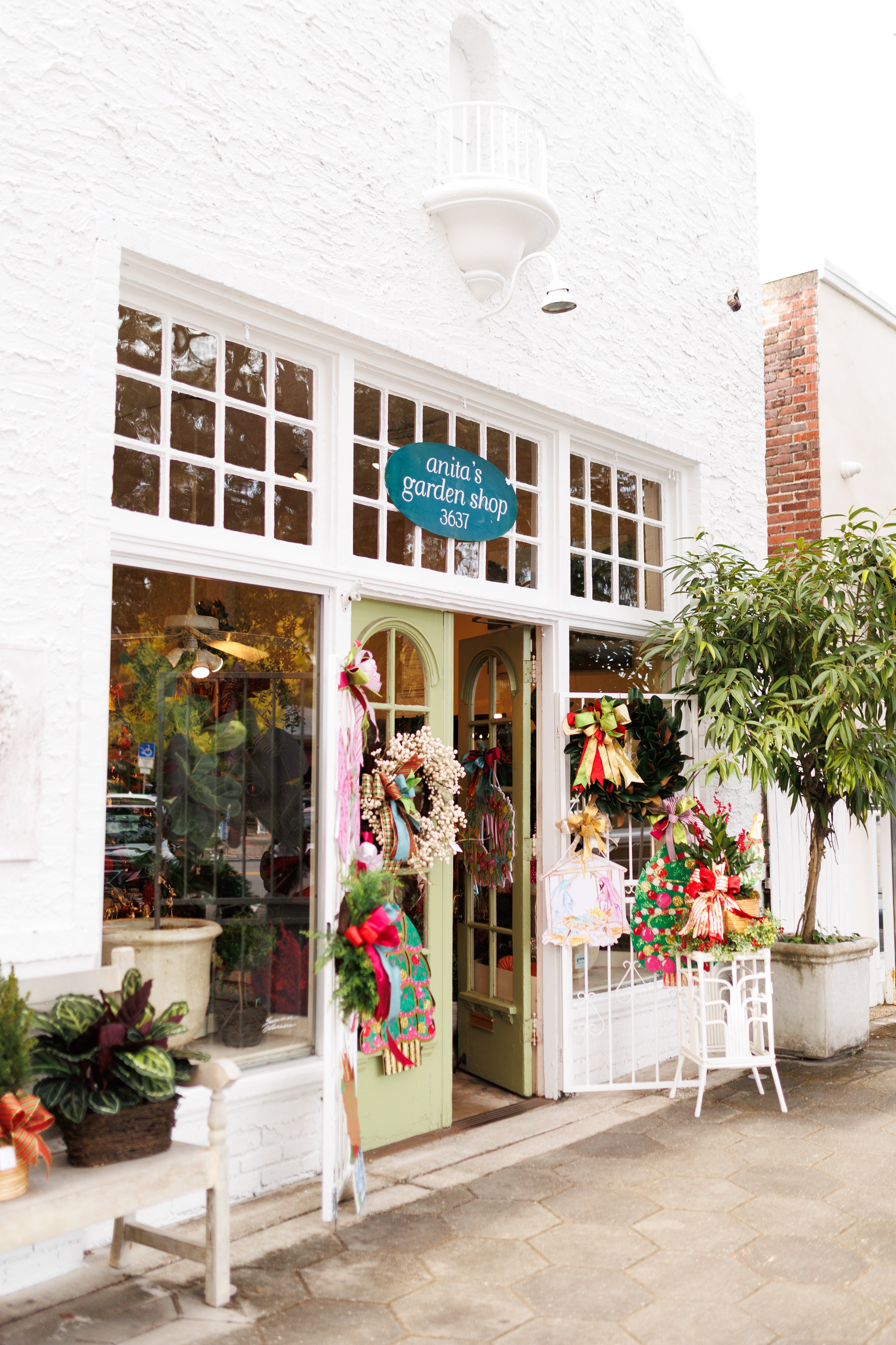 Jacksonville’s Destination for Holiday Wreaths, Seasonal Arrangements & One-of-a-Kind Gifts